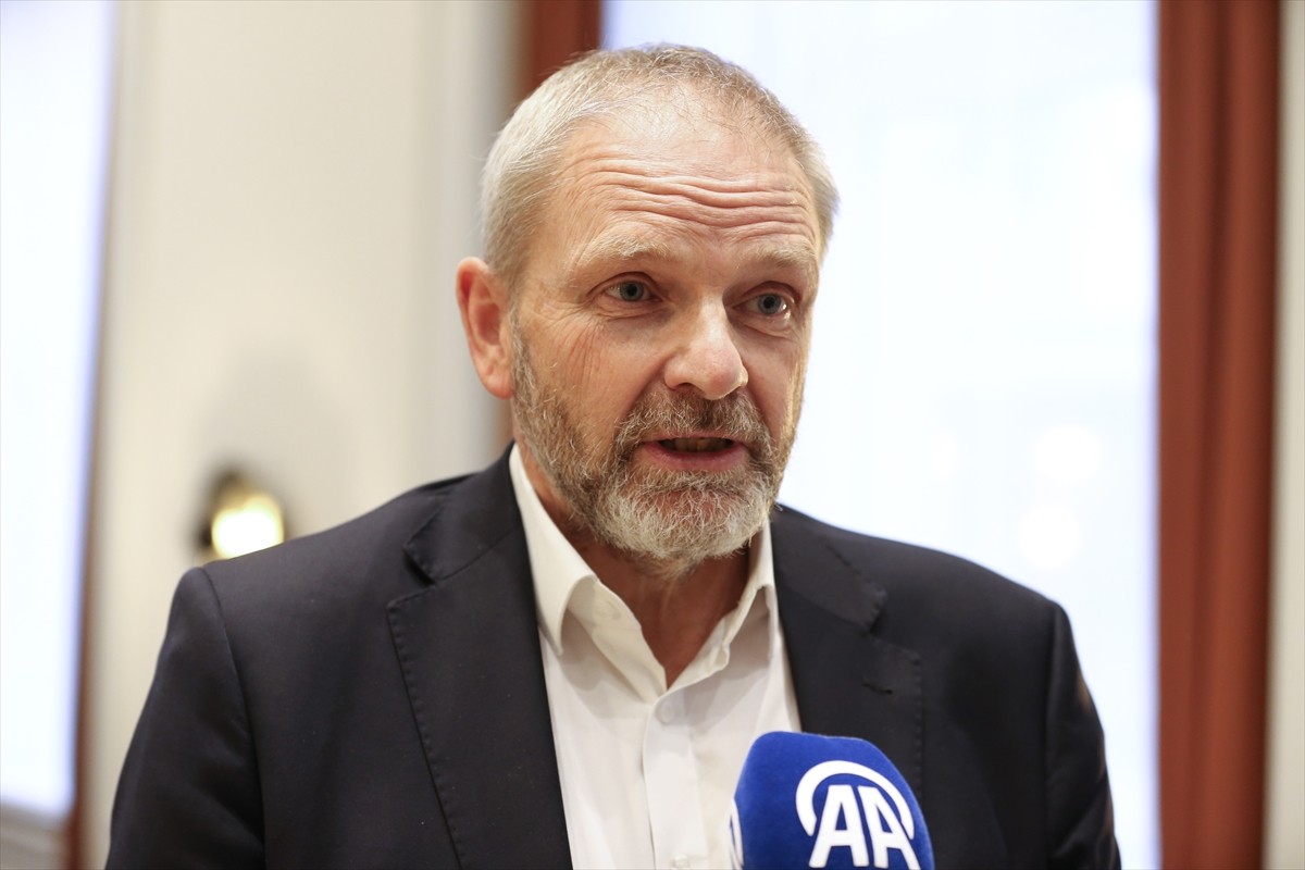 Almanya merkezli DHL Group’un Kurumsal Kamu ve Halkla İlişkiler Yönetimi Başkan Yardımcısı Volker...