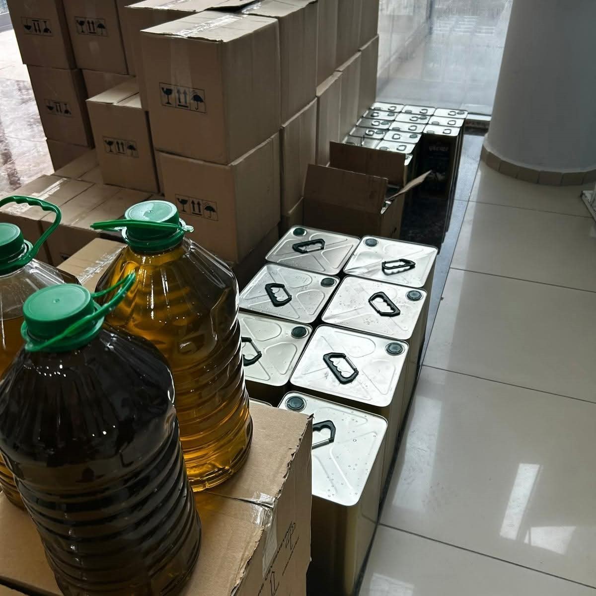 AMASYA’DA 'NATÜREL SIZMA ZEYTİNYAĞI' OLARAK PİYASAYA SÜRÜLEN 2 BİN LİTREDEN FAZLA YAĞIN FARKLI...