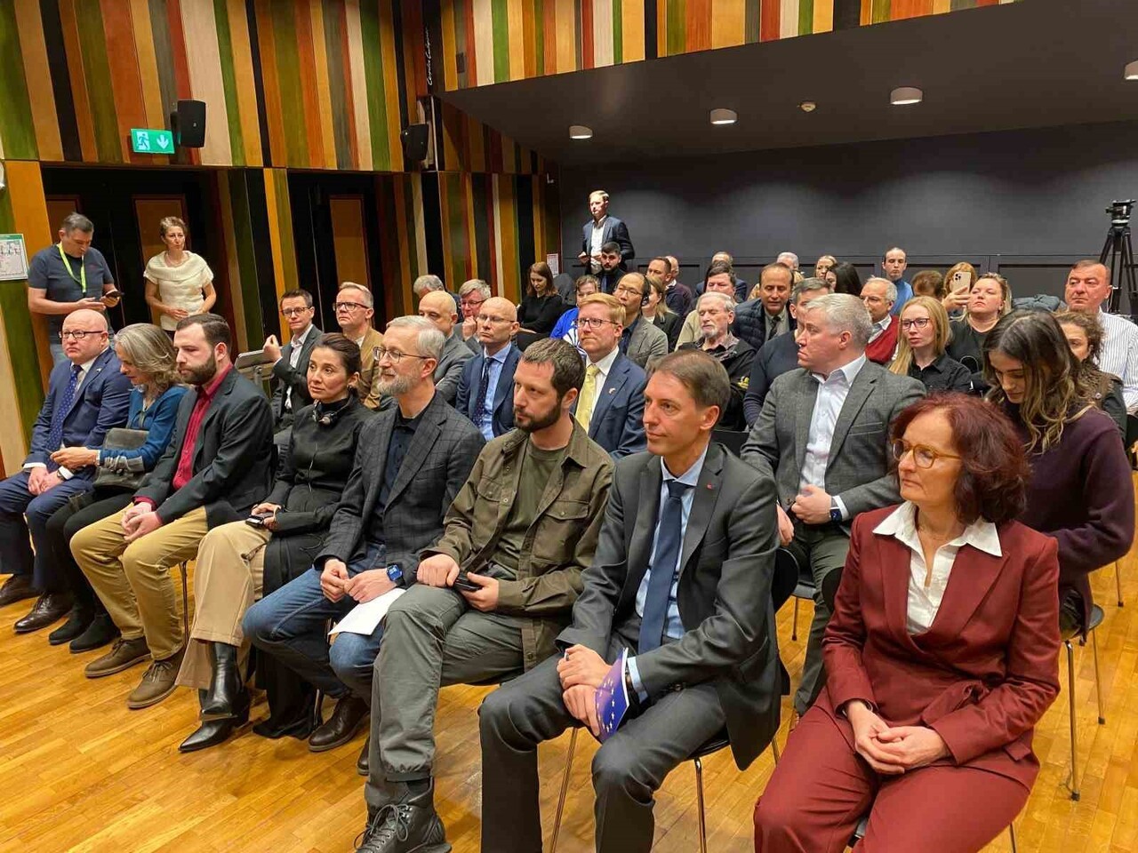 ANKARA'DA ‘ANDRİİVKA'YA 2000 METRE' BELGESELİNİN TÜRKİYE PRÖMİYERİ UKRAYNA'NIN TÜRKİYE BÜYÜKELÇİSİ...