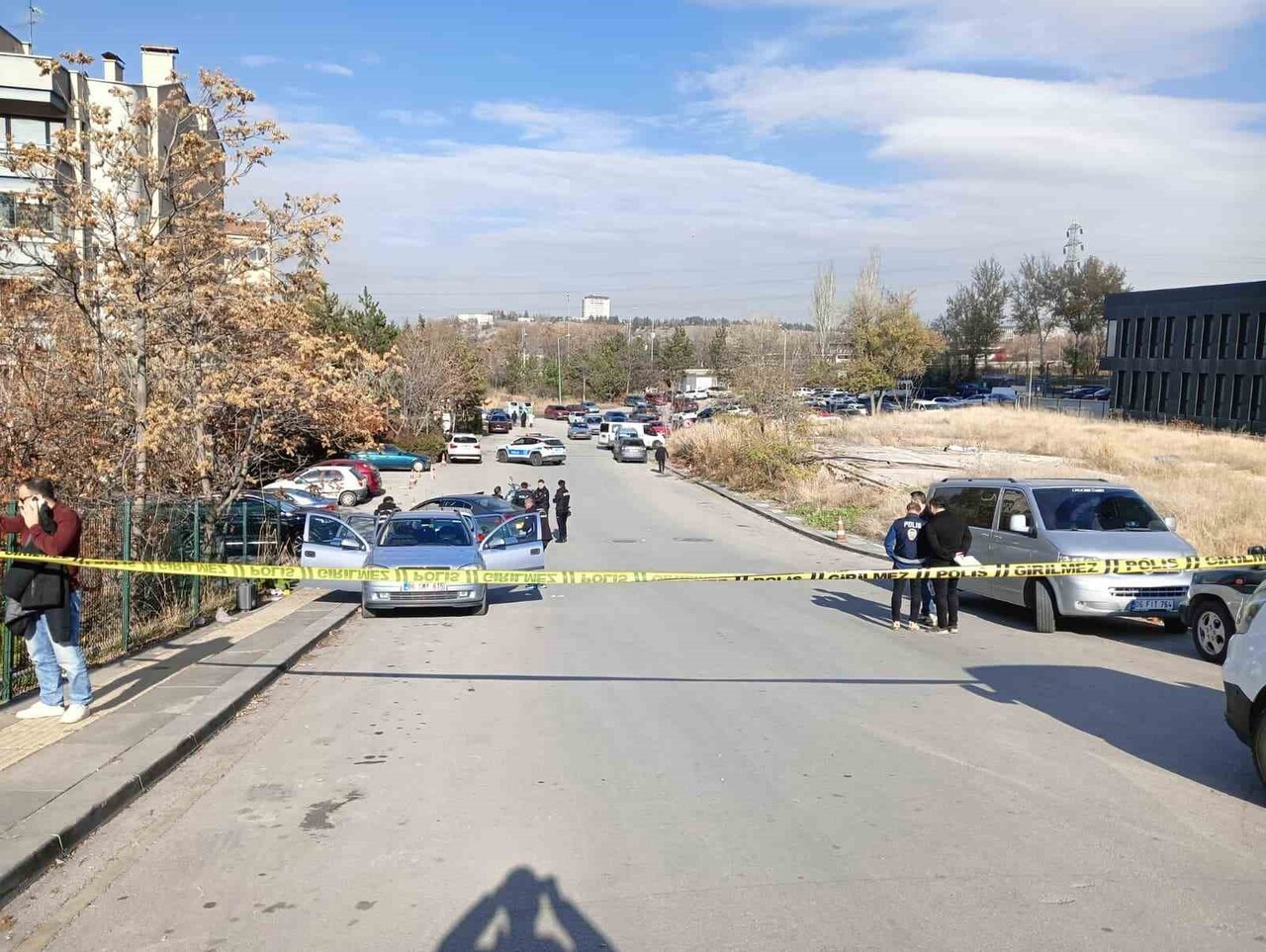 ANKARA'DA MAHKEMEDEKİ DURUŞMA SONRASINDA İKİ TARAF ARASINDA ÇIKAN BIÇAKLI KAVGADA 3'Ü AĞIR TOPLAM...