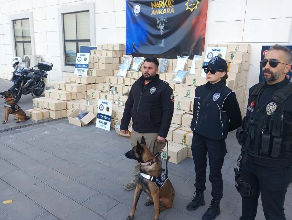 ANKARA MERKEZLİ 4 İLDE, NARKOTİK POLİSLERİNCE KOCAELİ’NİN DERİNCE LİMANINDA GERÇEKLEŞTİRİLEN...