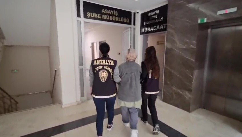 ANTALYA’DA 90 YIL KESİNLEŞMİŞ HAPİS CEZASI İLE 5 YILDIR FİRARİ OLARAK ARANAN ŞAHIS POLİS EKİPLERİ...