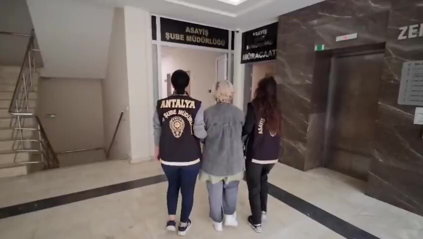 ANTALYA’DA 90 YIL KESİNLEŞMİŞ HAPİS CEZASI İLE 5 YILDIR FİRARİ OLARAK ARANAN ŞAHIS POLİS EKİPLERİ...