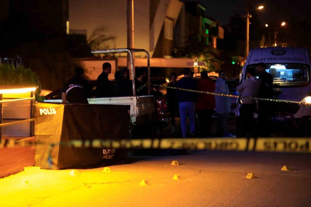 ANTALYA’DA ARALARINDA HUSUMET BULUNAN YABANCI UYRUKLU 2 ŞAHSIN TARTIŞMASINDA KAN AKTI. OLAY...