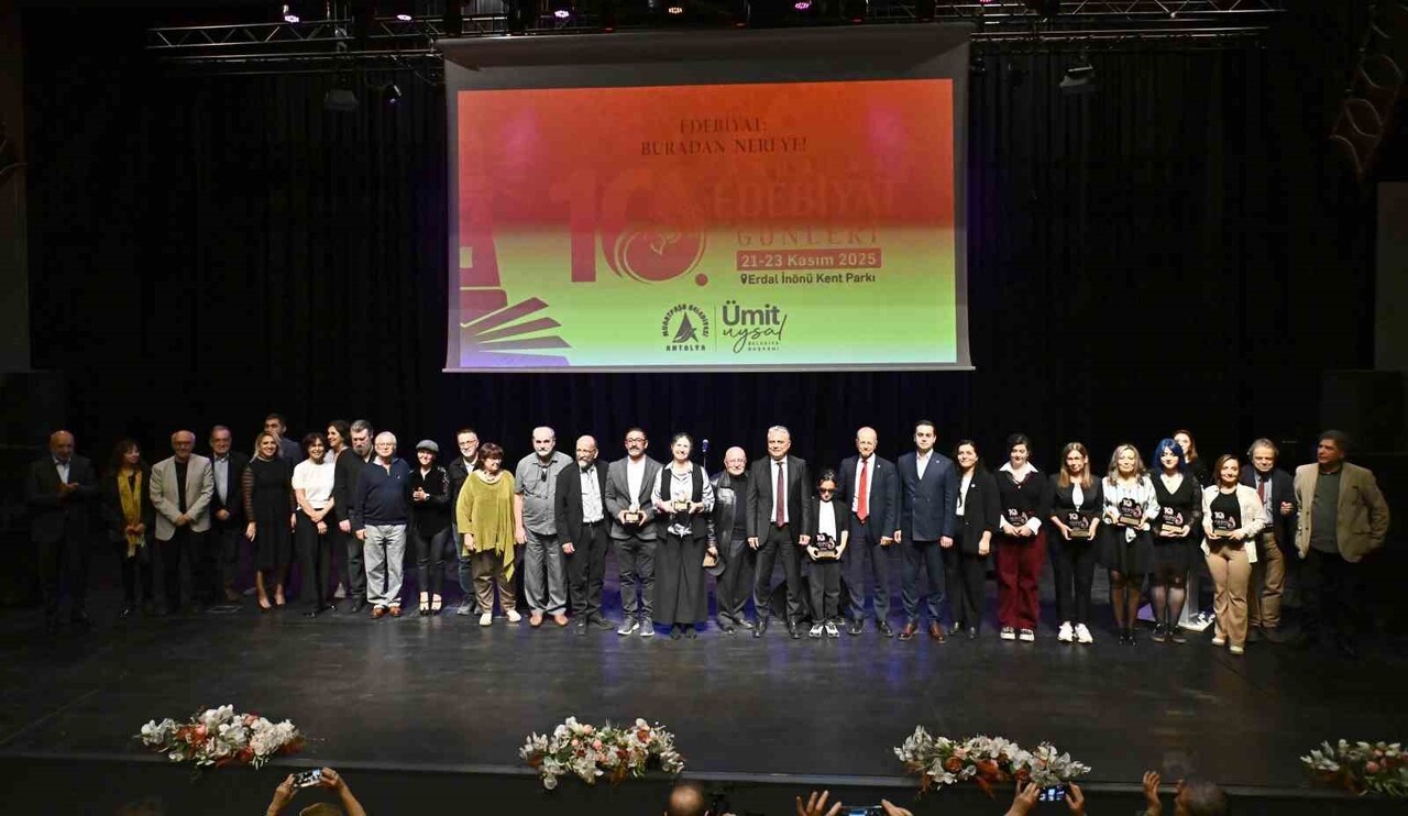 ANTALYA’DA BU YIL 10’UNCUSU DÜZENLENEN ANTALYA EDEBİYAT GÜNLERİ, TÜRKAN ŞORAY KÜLTÜR MERKEZİ’NDE...