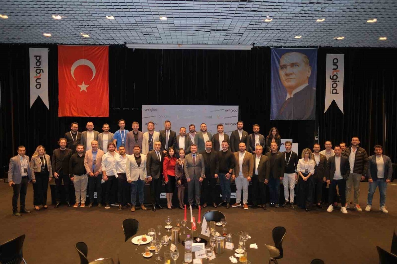 ANTALYA GENÇ İŞ İNSANLARI DERNEĞİ (ANTGİAD), KASIM AYI OLAĞAN GENİŞLETİLMİŞ ÜYE TOPLANTISINI HOTEL...