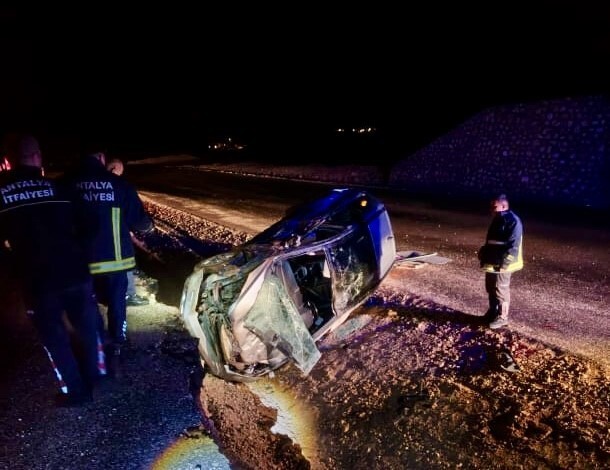 ANTALYA’NIN AKSEKİ İLÇESİNDE YAĞIŞ NEDENİYLE KAYGANLAŞAN YOLDA MEYDANA GELEN TEK TARAFLI TRAFİK...