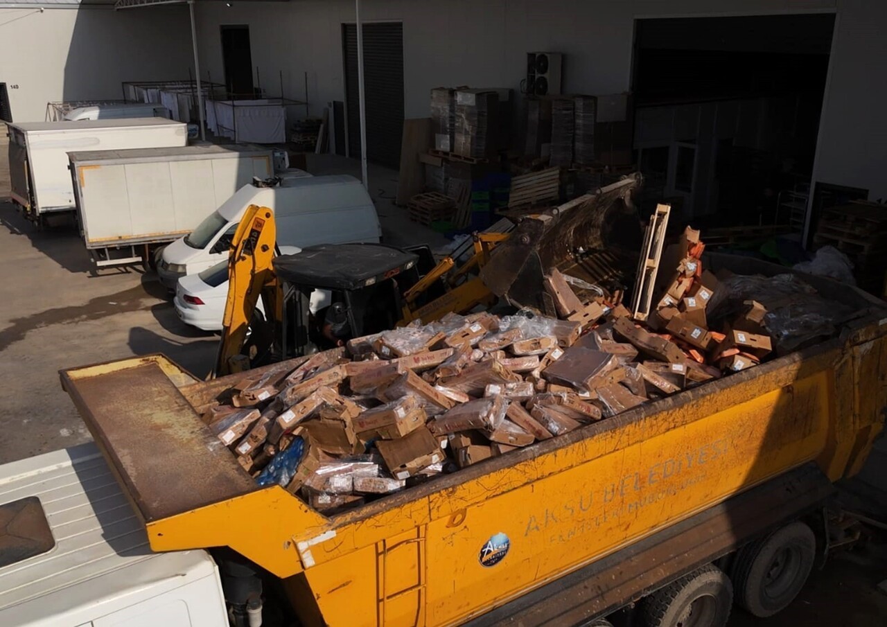 ANTALYA’NIN AKSU İLÇESİNDE ZABITA EKİPLERİ, BİRİ ŞAHIS İŞLETMESİ, DİĞERİ BİR FİRMAYA AİT TOPLAM 4...