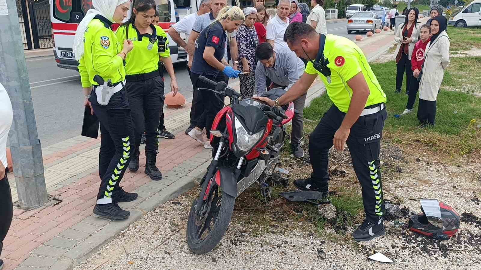 ANTALYA’NIN MANAVGAT İLÇESİ ÖRNEK MAHALLESİ’NDE OTOMOBİLİN MOTOSİKLETE ÇARPMASI SONUCU MEYDANA...