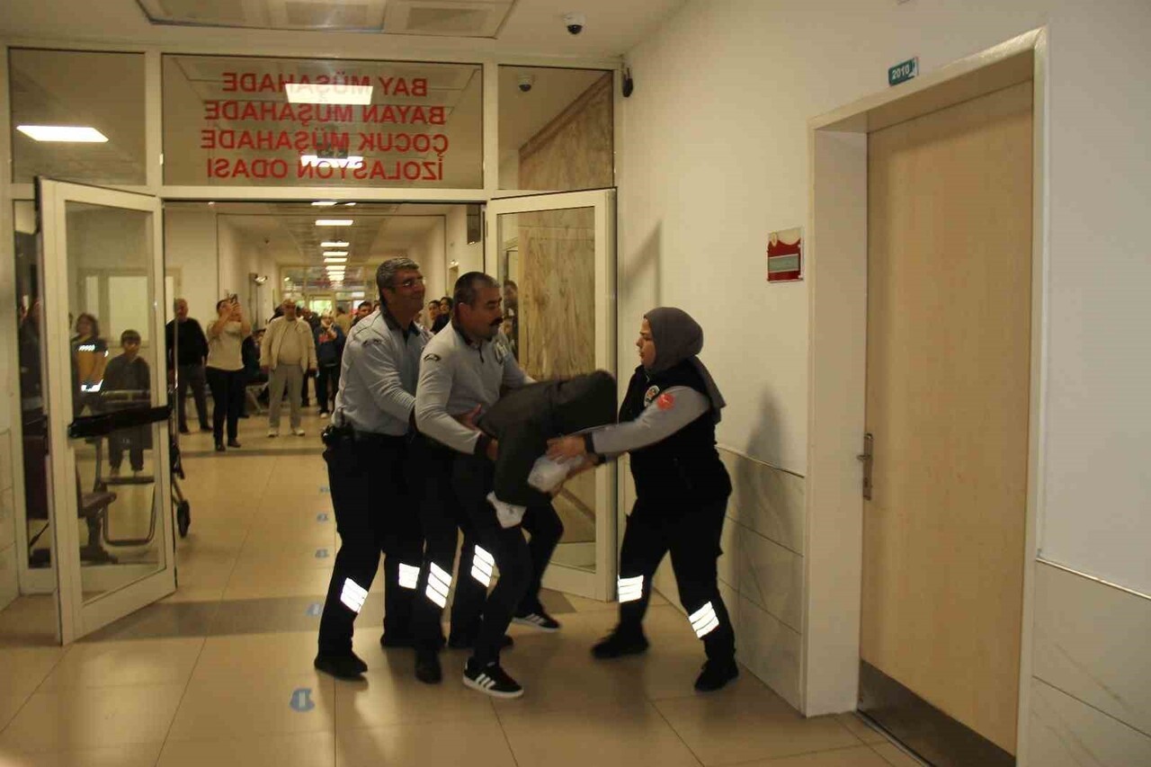 ANTALYA’NIN SERİK İLÇESİNDE BULUNAN SERİK DEVLET HASTANESİ’NDE ACİL SERVİS BİRİMİNDE GENİŞ...