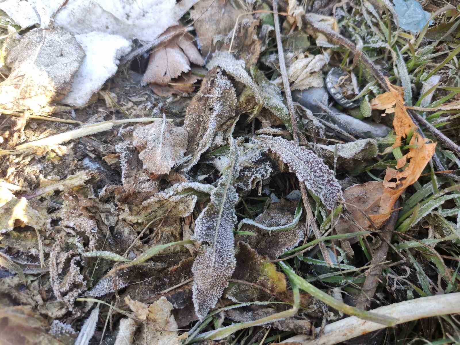 ARDAHAN'IN 2 BİN 30 RAKIMLI GÖLE İLÇESİ DÜN GECE EKSİ 6,4 DERECEYLE TÜRKİYE'NİN EN SOĞUK YERLEŞİM...