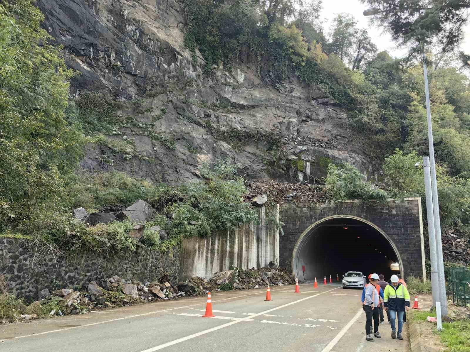 ARTVİN’İN KEMALPAŞA İLÇESİNDE, SARP SINIR KAPISI TÜNELİNİN GİRİŞİNDE SABAH SAATLERİNDE MEYDANA...