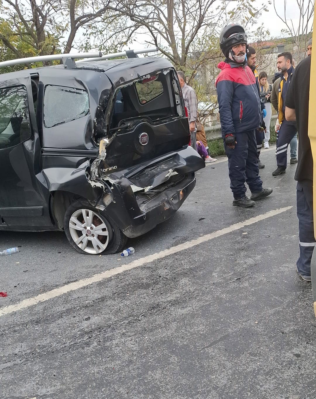 AVRUPA OTOYOLU YAN YOLDA YOLCU MİNİBÜSÜ, BİR BANKAYA AİT PARA TRANSFER ARACI VE HAFİF TİCARİ ARAÇ...