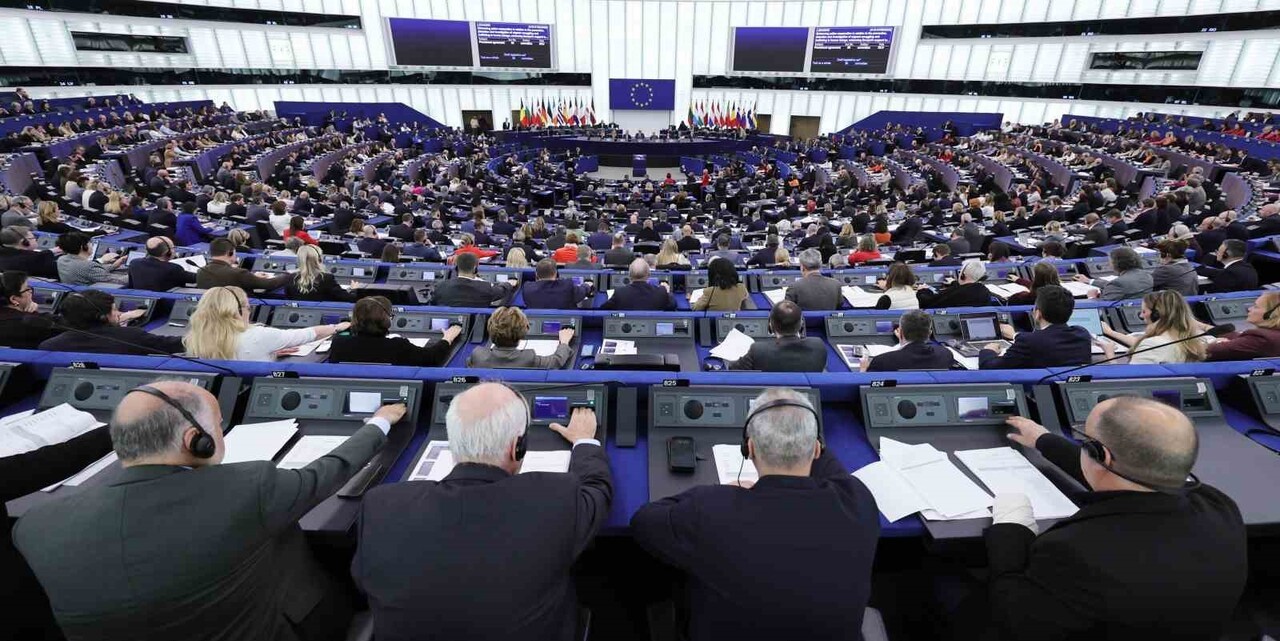 AVRUPA PARLAMENTOSU (AP), AVRUPA BİRLİĞİ'NİN SAVUNMA SANAYİSİNİ GÜÇLENDİRMEYİ, ORTAK SAVUNMA...