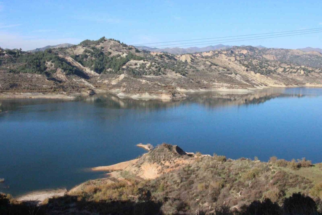 AYDIN'DA BEKLENEN YAĞIŞLARIN GECİKMESİ BARAJLARDA SU SEVİYELERİNİ KRİTİK DÜZEYE ÇEKTİ. KENTİN İÇME...