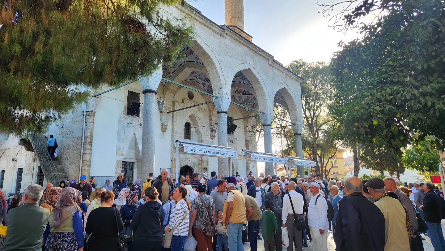 AYDIN’DA UMRE YOLCULARI DUALARLA UĞURLANDI