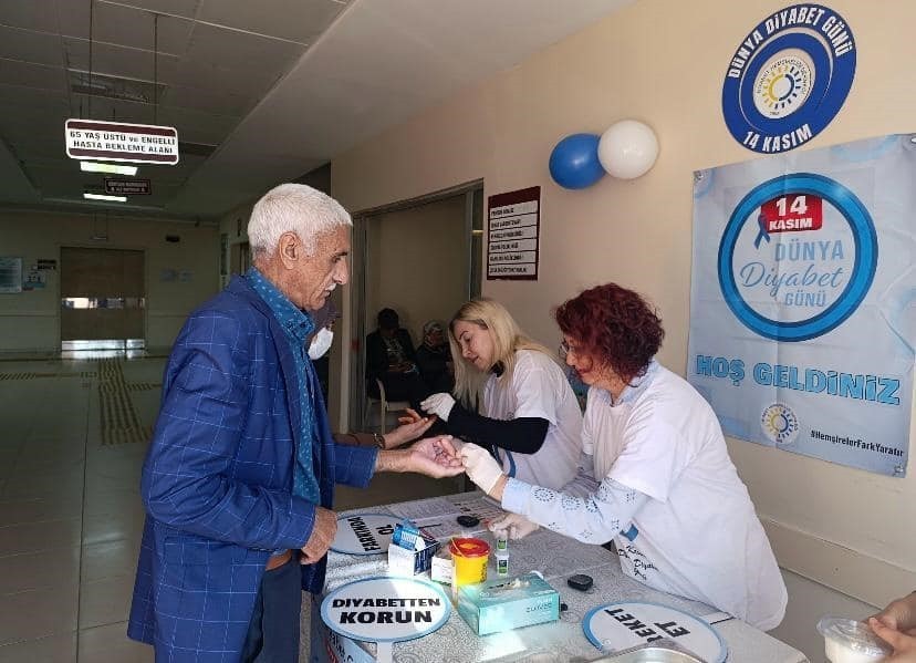AYDIN DEVLET HASTANESİ DÜNYA DİYABET GÜNÜ KAPSAMINDA FARKINDALIK OLUŞTURMAK AMACIYLA BİLGİLENDİRME...