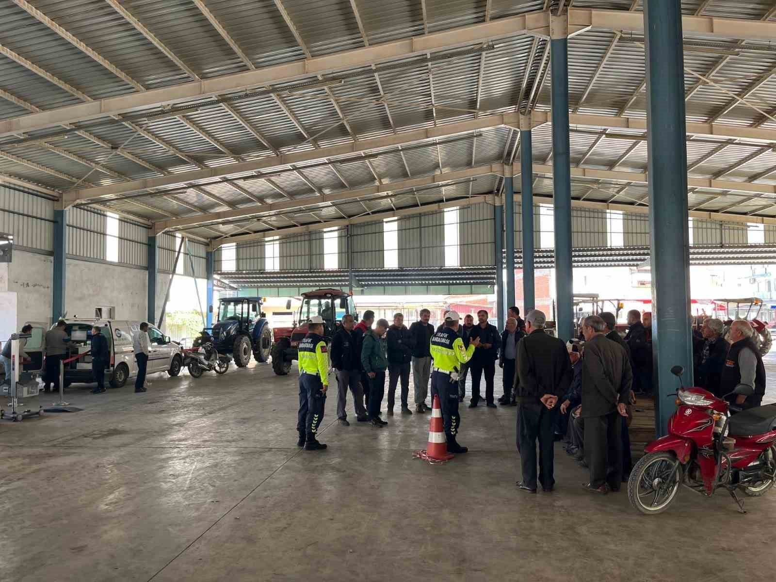 AYDIN İL JANDARMA KOMUTANLIĞINCA, TRAFİK GÜVENLİĞİNİ ARTIRMAK VE OLASI KAZALARI ÖNLEMEK AMACIYLA...