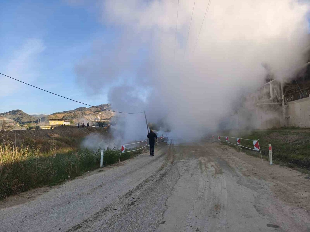 AYDIN’IN GERMENCİK İLÇESİNDE JEOTERMAL AKIŞKAN İLETİM HATTINDA PATLAMA OLDU. GERMENCİK-BOZKÖY...