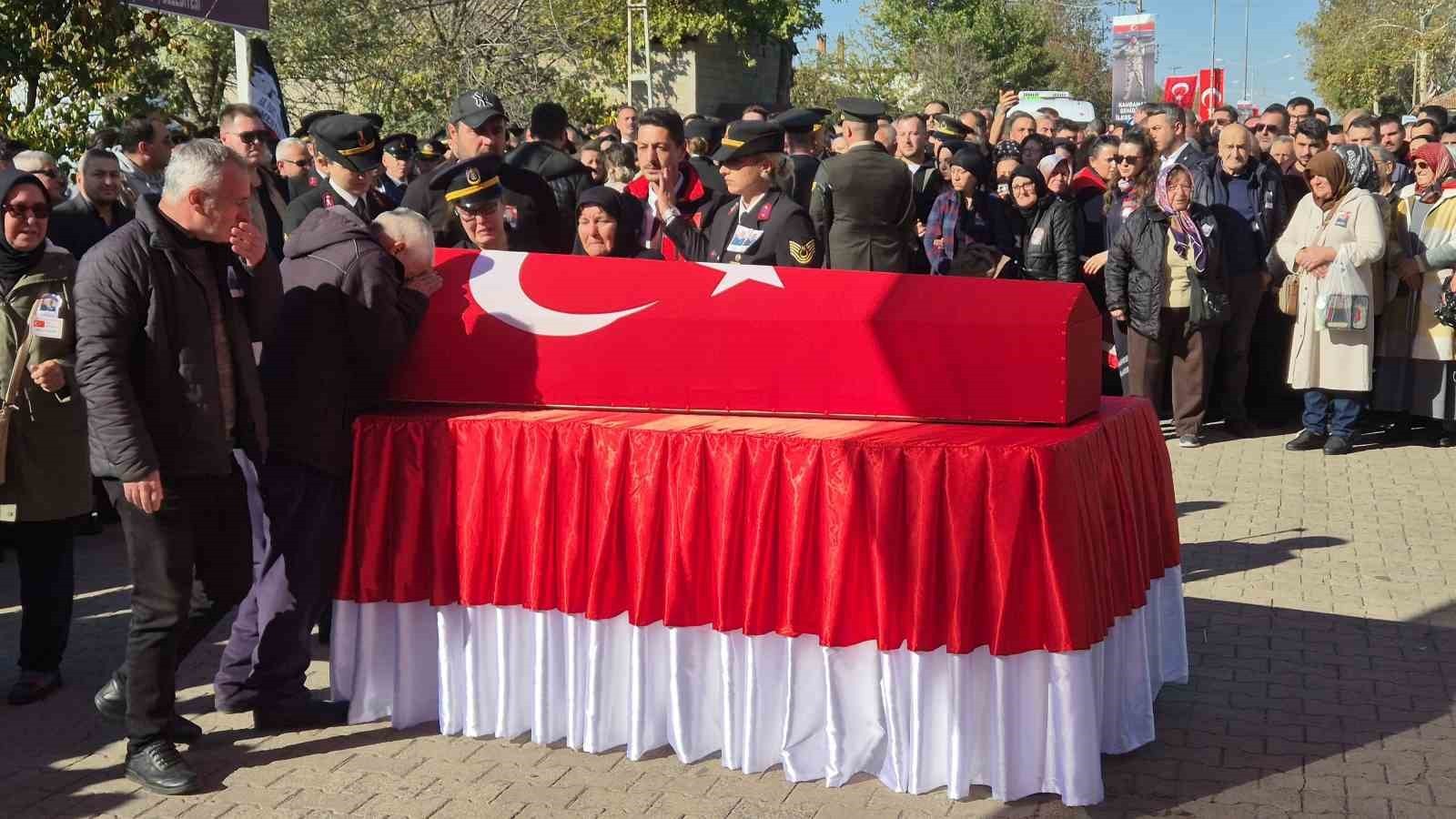 AZERBAYCAN'DAN ÜLKEMİZE DÖNÜŞ SIRASINDA DÜŞEN ASKERİ KARGO UÇAĞINDA ŞEHİT OLAN HAVA UÇAK BAKIM...