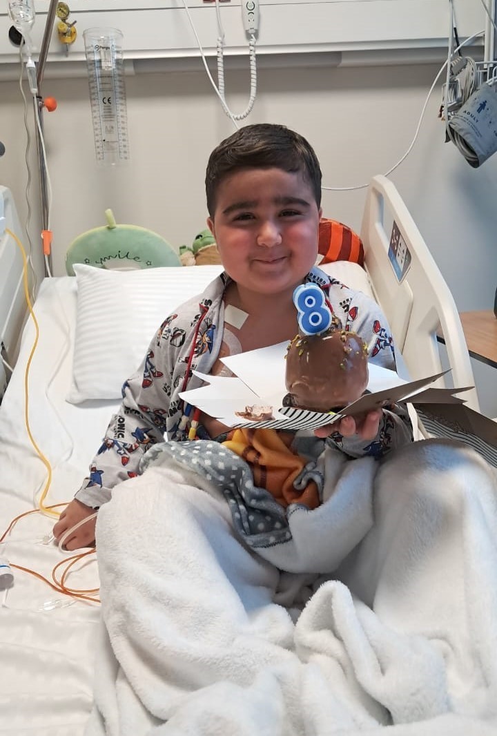 AZERBAYCAN’DAN BAĞIŞIKLIK HASTALIĞI NEDENİYLE İSTANBUL’A GELEN 8 YAŞINDAKİ UMUD SHAHBAZOV...