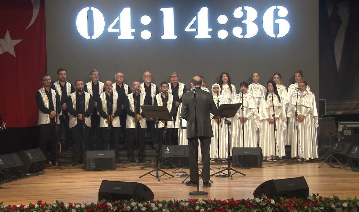 BAHÇELİEVLER’DE ÖĞRETMENLER GÜNÜ ANTAKYA MEDENİYETLER KOROSU KONSERİYLE KUTLANDI