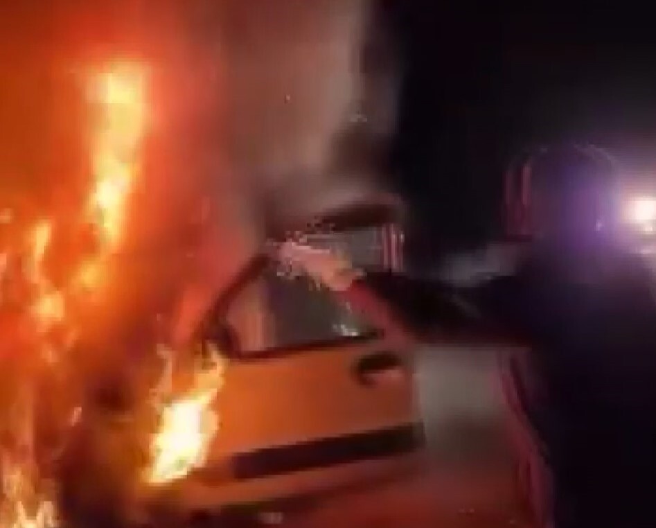 BAKAN TUNÇ'TAN ARAÇ YANGININA MÜDAHALE EDEREK HAYAT KURTARAN CEZAEVİ PERSONELLERİNE TEŞEKKÜR