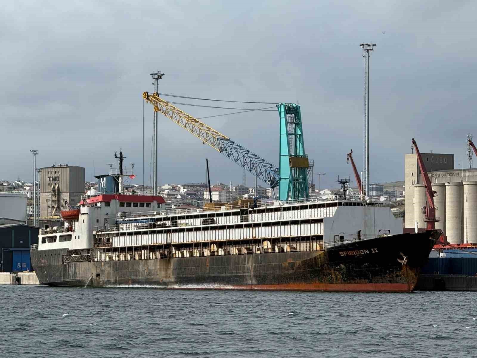 BALIKESİR'İN BANDIRMA İLÇESİNE 22 EKİM 2025 TARİHİNDE GELEN SPİRİDON 2 İSİMLİ GEMİYLE İLGİLİ YENİ...