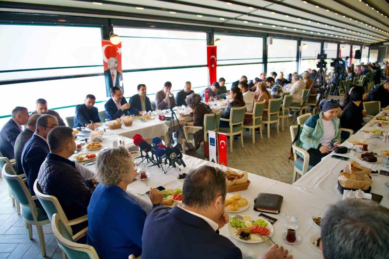 BAŞKAN ÖMER GÜNEL AYDIN BÜYÜKŞEHİR BELEDİYESİ'NİN BÜTÇESİNDE KUŞADASI'NA TURİZM YATIRIMI İÇİN PAY...