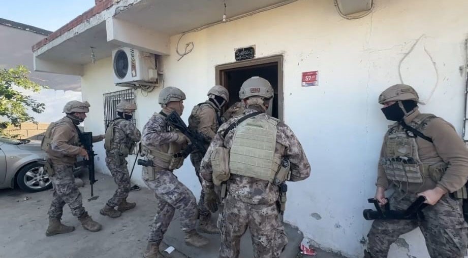 BATMAN EMNİYET'TEN SİLAH KAÇAKÇILIĞINA "BÜYÜK DARBE": ÜÇ YILDA 2 BİNDEN FAZLA SİLAH ELE...