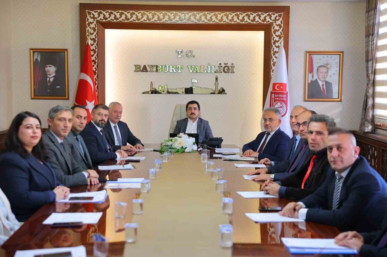 BAYBURT’TA BAĞIMLILIKLA MÜCADELE TOPLANTISI GERÇEKLEŞTİRİLDİ