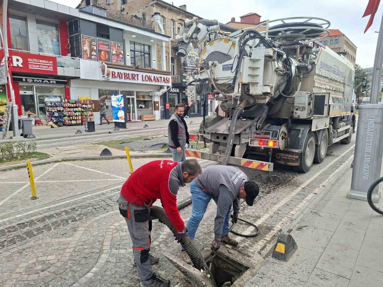 BAYBURT’TA ŞEHİR ESTETİĞİ VE ALTYAPI İÇİN MESAİ