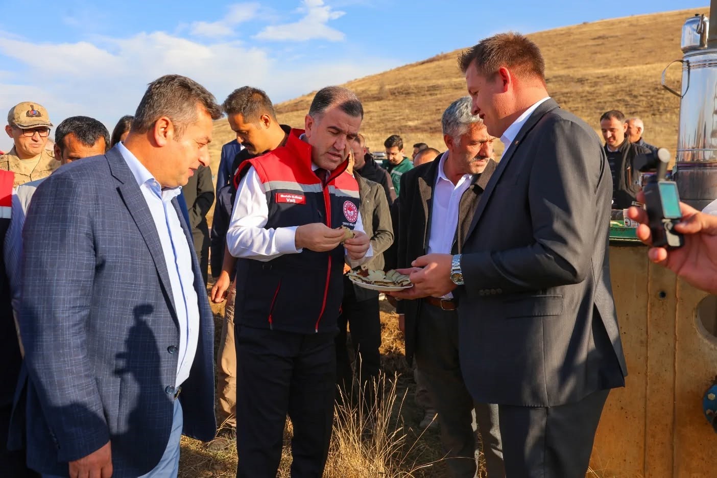 BAYBURT’UN ÇİFTETAŞ KÖYÜNDE ŞEKER PANCARI HASADINA BAŞLANDI