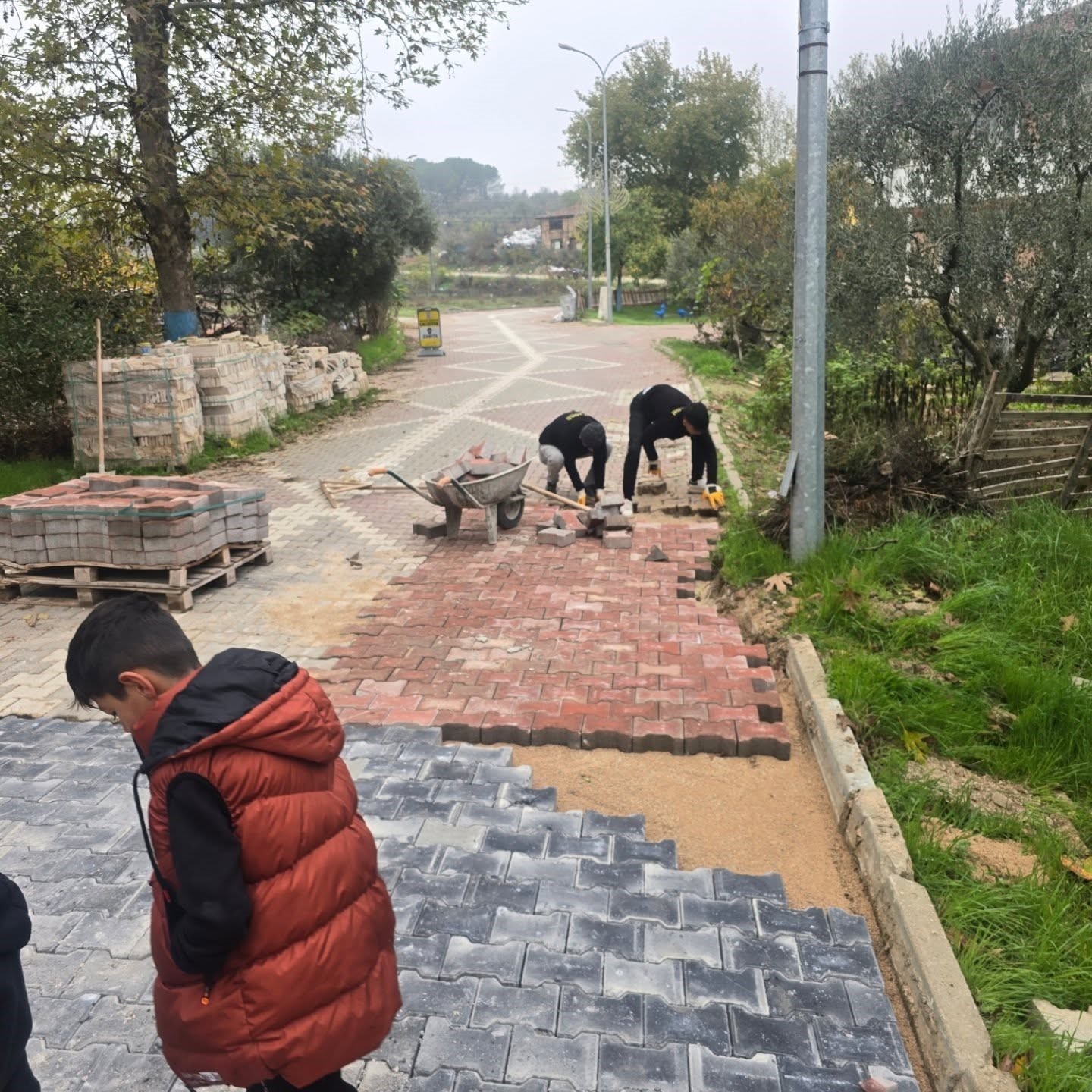 BAYIRKÖY’DE YOL GÜVENLİĞİ ARTIRILIYOR