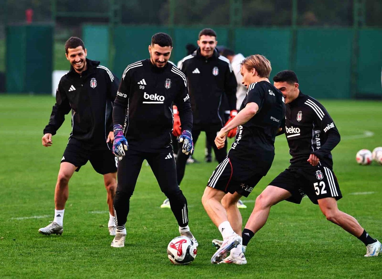 BEŞİKTAŞ, TRENDYOL SÜPER LİG'İN 14. HAFTASINDA FATİH KARAGÜMRÜK İLE DEPLASMANDA OYNAYACAĞI...