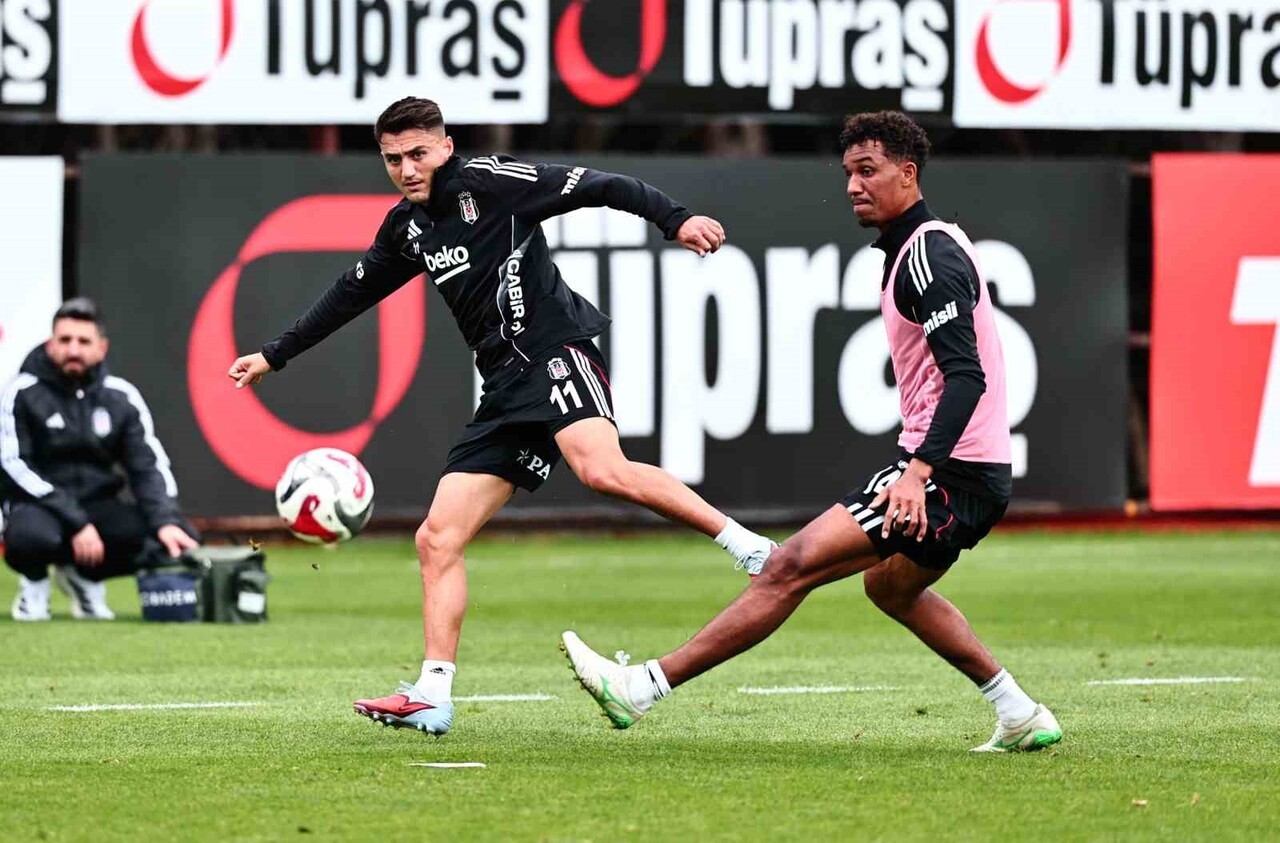 BEŞİKTAŞ, TRENDYOL SÜPER LİG’DE SAMSUNSPOR İLE OYNAYACAĞI MAÇIN HAZIRLIKLARINA YAPTIĞI ANTRENMANLA...