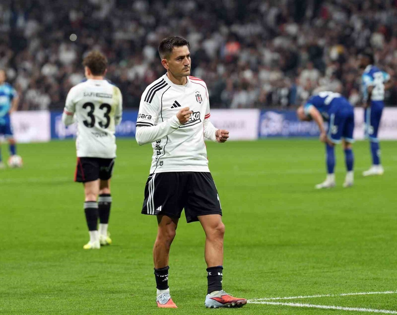 BEŞİKTAŞLI FUTBOLCU CENGİZ ÜNDER, SAMSUNSPOR AĞLARINA ATTIĞI GOLLE SİYAH-BEYAZLI FORMAYLA 4. KEZ...