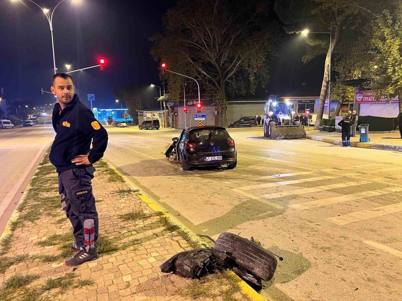 BİLECİK'İN OSMANELİ İLÇESİNDE MEYDANA GELEN TRAFİK KAZASINDA BİR KİŞİ YARALANDI.