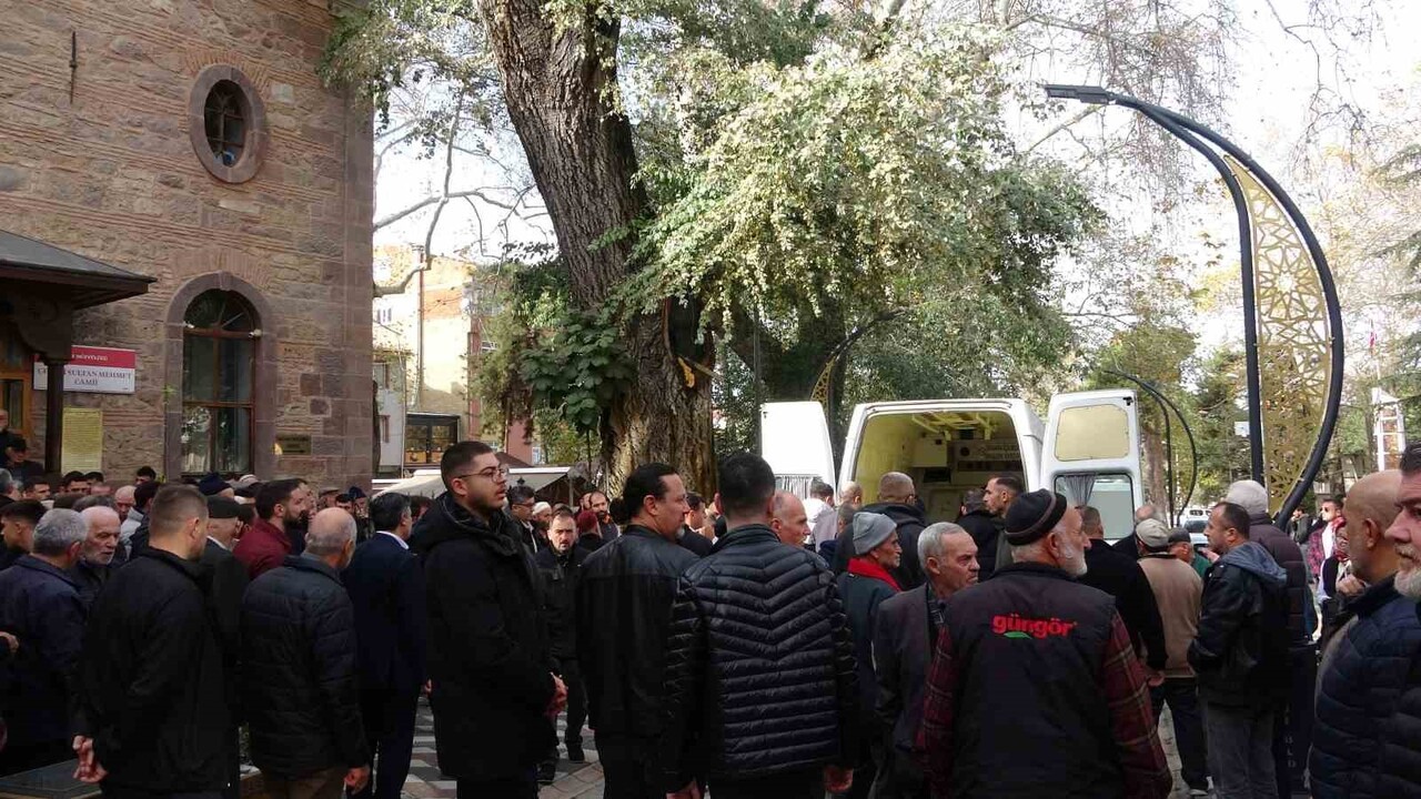 BİLECİK'TE DÜN BOŞANMA AŞAMASINDAKİ EŞİ TARAFINDAN EVDE SİLAHLA VURULARAK ÖLDÜRÜLEN BÜŞRA KARLIDAĞ...