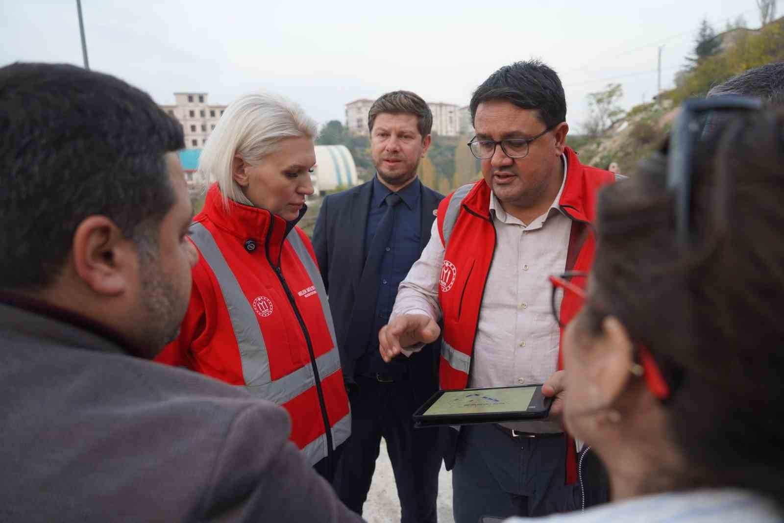 BİLECİK’TE ATIL ALANLAR MODERN SOSYAL ALANLARA DÖNÜŞÜYOR