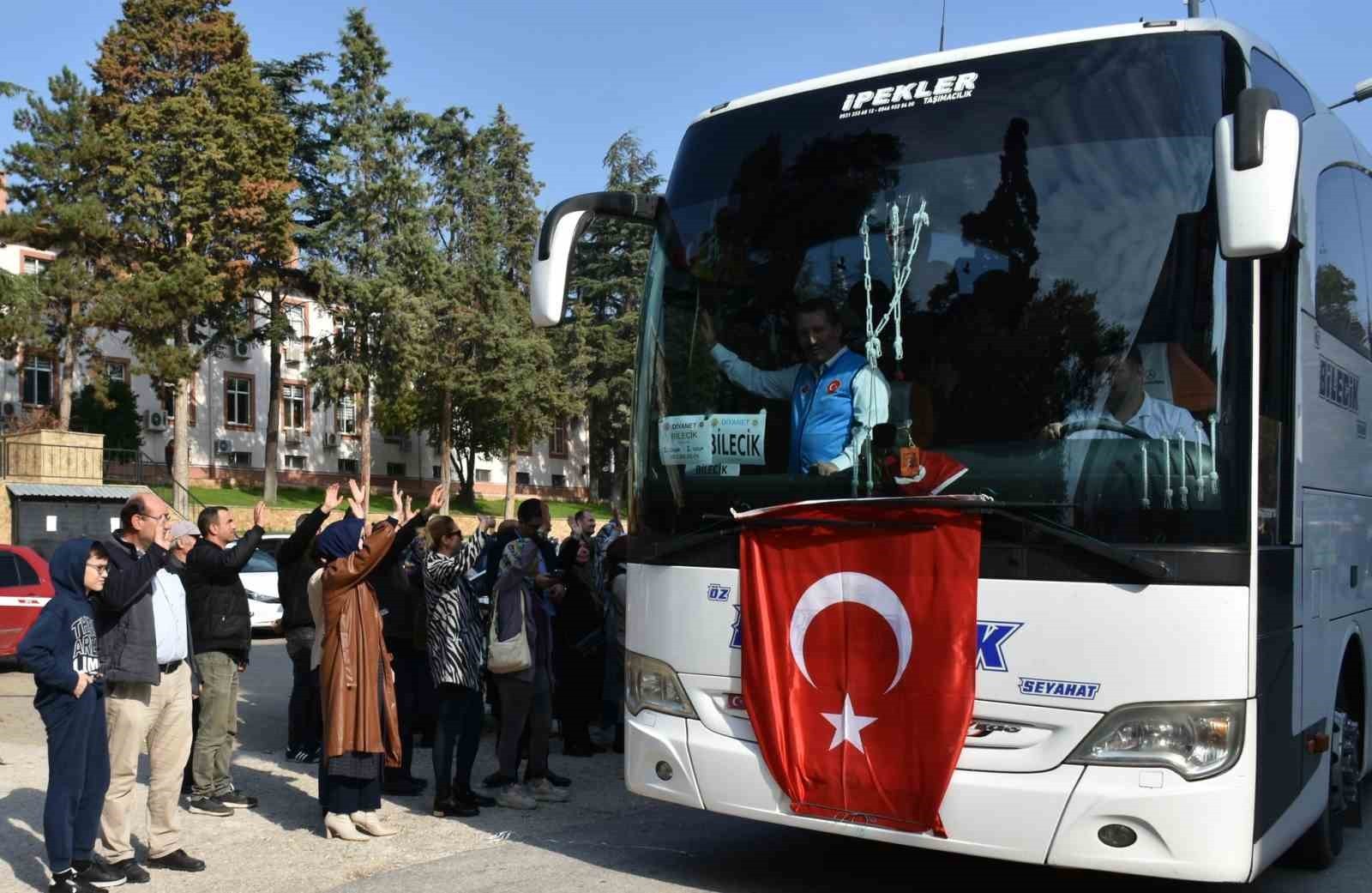 BİLECİK’TEN 305 UMRECİ DUALARLA KUTSAL TOPRAKLARA UĞURLANDI