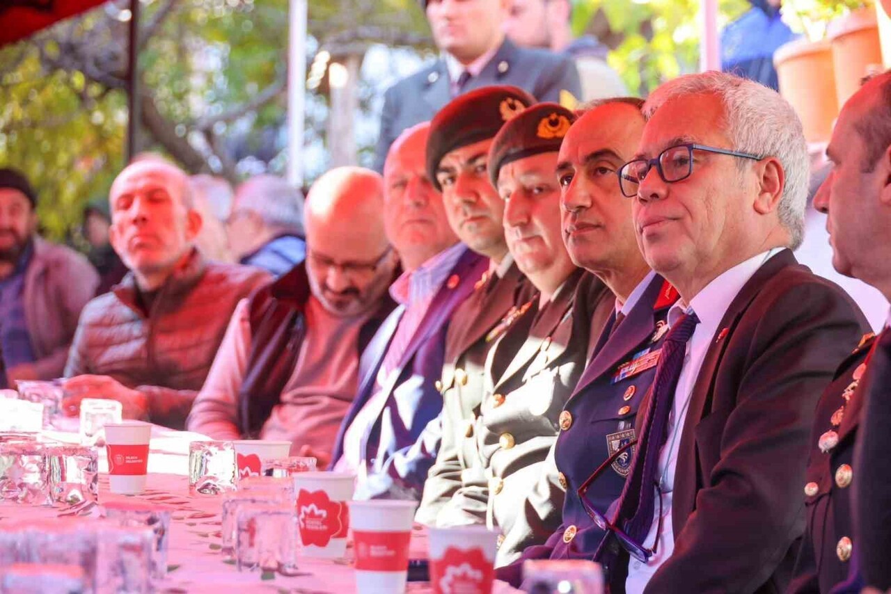 BİLECİKLİ ŞEHİT İLHAN ONGAN BABA EVİNDE MEVLİDİ ŞERİF DÜZENLENDİ