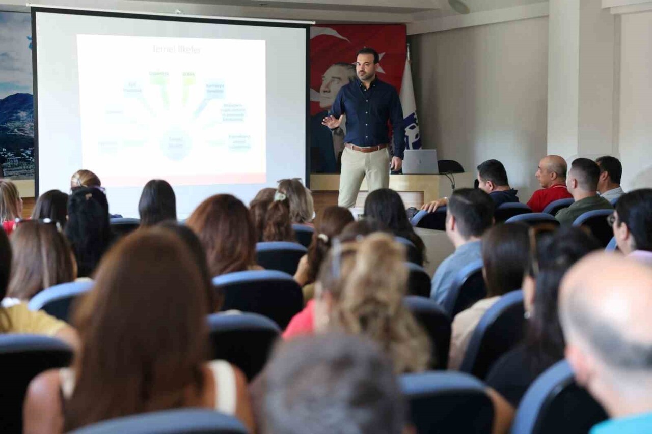 BODRUM BELEDİYESİ, KURUM İÇİ HİZMET KALİTESİNİ GÜÇLENDİRMEK AMACIYLA 2025 YILI BOYUNCA ÇEŞİTLİ...