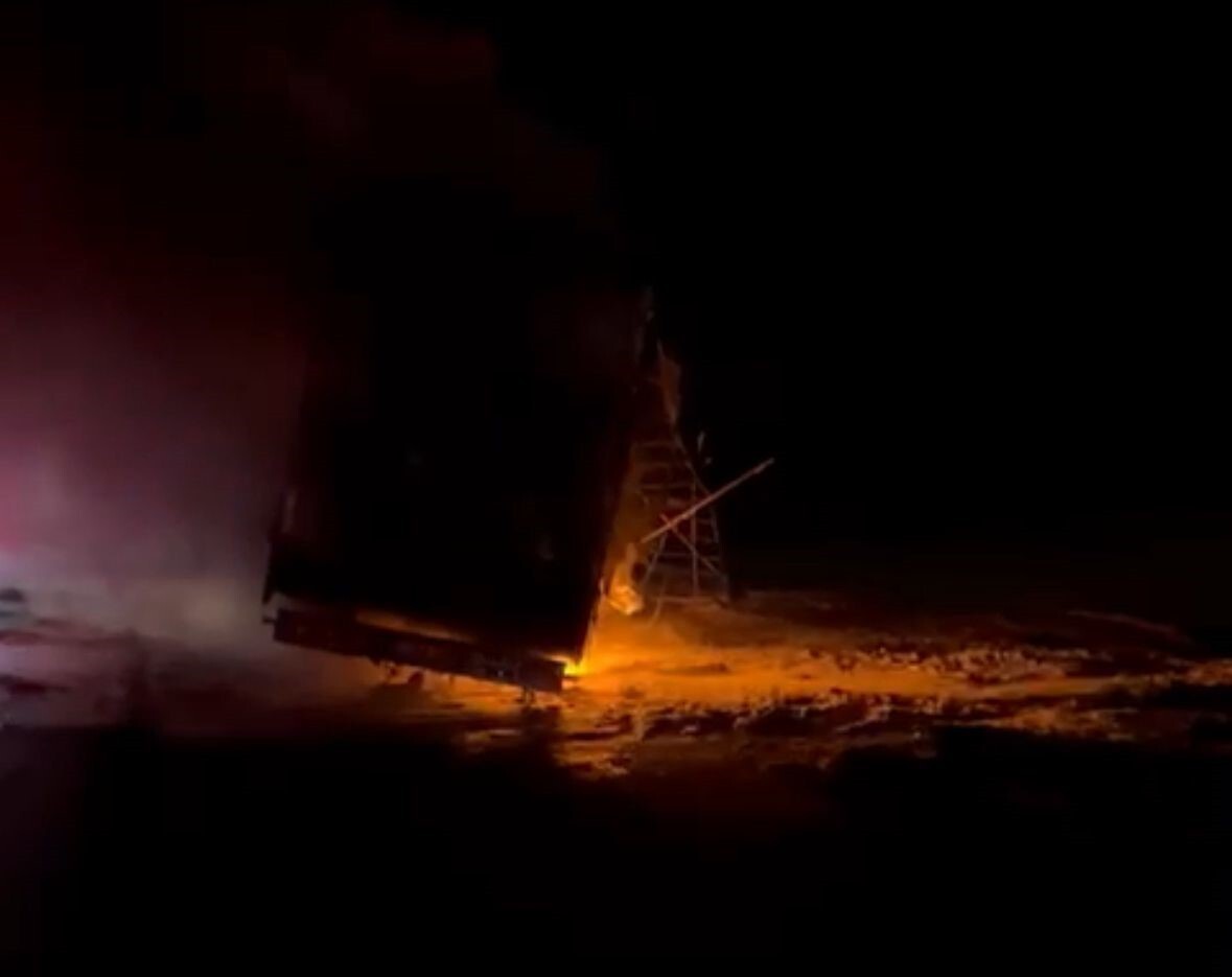 BOLU'DA SEYİR HALİNDEKİ TEKSTİL MALZEMESİ YÜKLÜ TIR, ALEV ALEV YANDI.