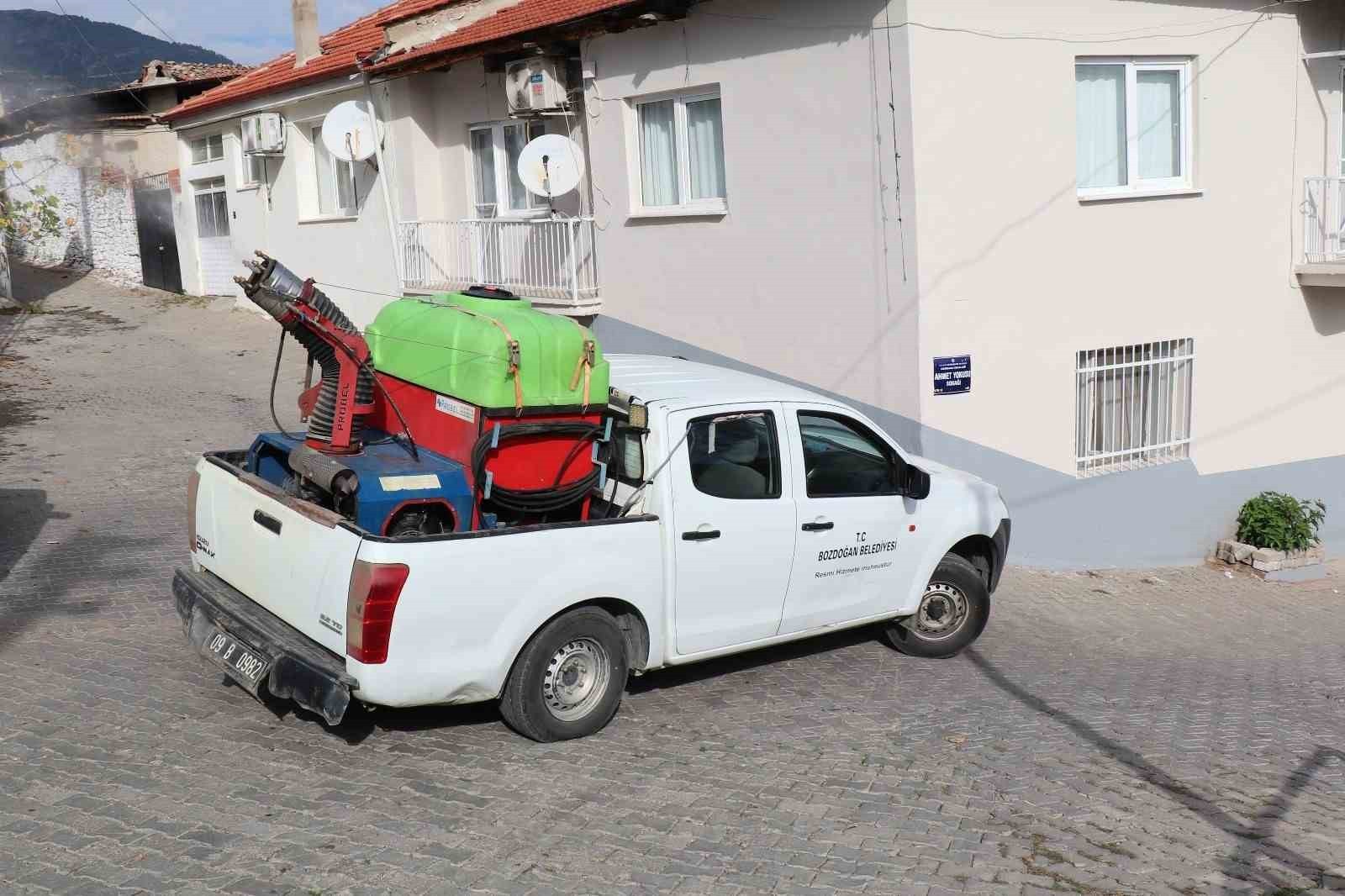 BOZDOĞAN’DA KARASİNEKLE MÜCADELE