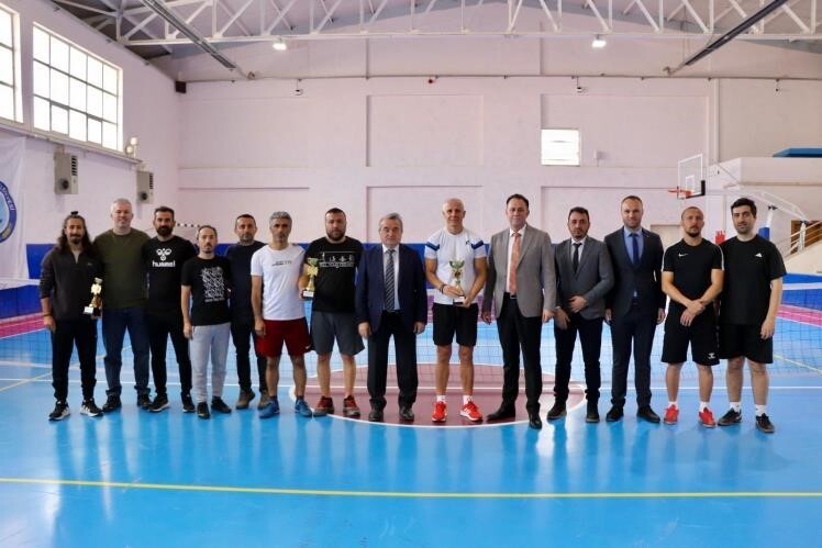 BOZÜYÜK'TE ÖĞRETMENLER SPORLA BULUŞTU