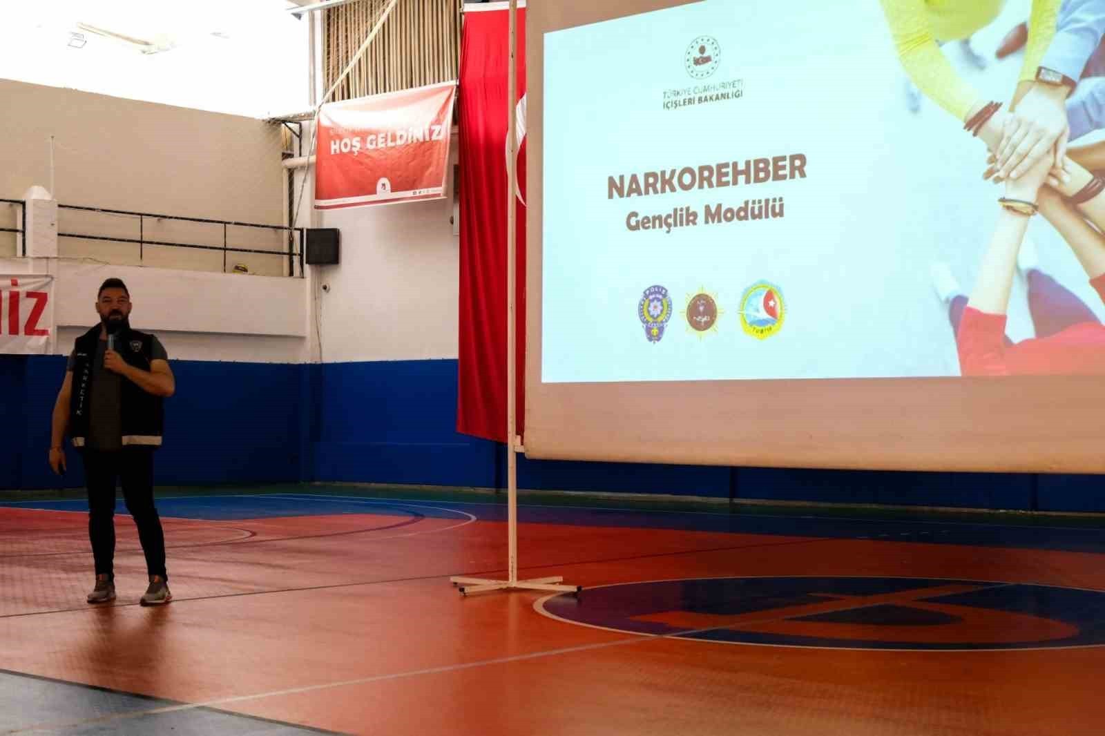 BŞEÜ’DE "EN İYİ NARKOTİK POLİSİ: ANNE" PROJESİ EĞİTİMİ DÜZENLENDİ