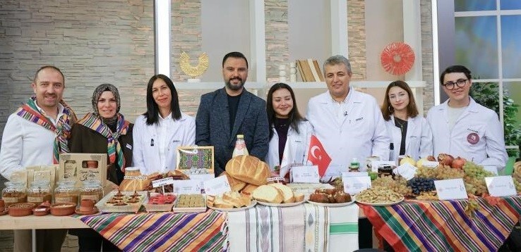 BŞEÜ ÖĞRENCİLERİ BİLECİK ÜRÜNLERİNİ TANITTI