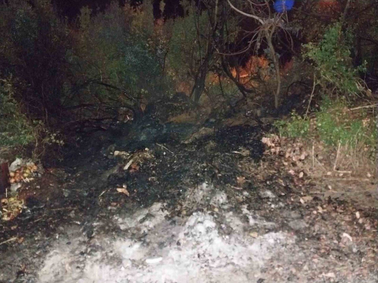 BURDUR'UN BUCAK İLÇESİNDE GECE SAATLERİNDE ARAZİDE ÇIKAN YANGIN İTFAİYE EKİPLERİ TARAFINDAN...