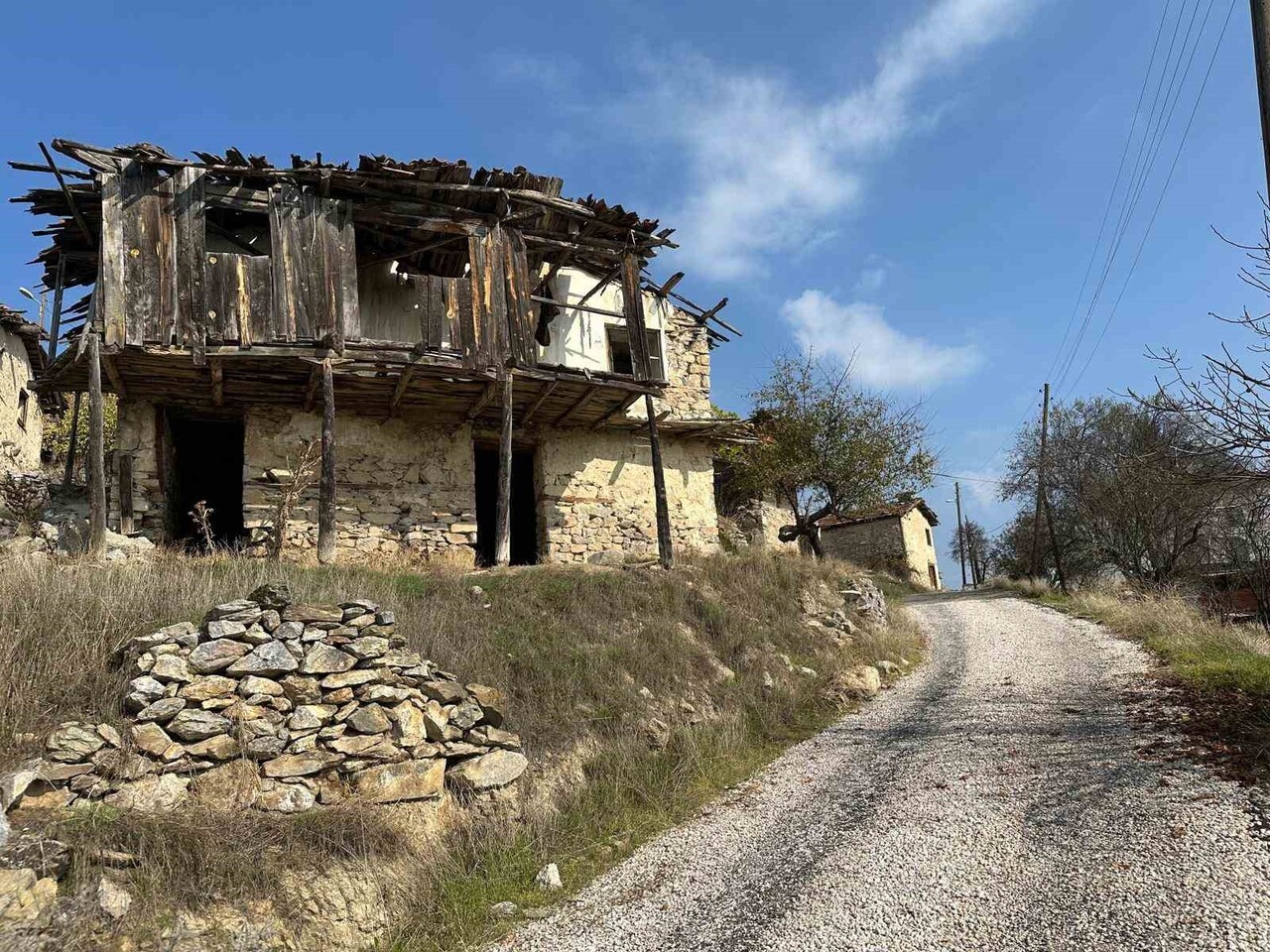 BURSA'NIN BÜYÜKORHAN İLÇESİNE BAĞLI YAKLAŞIK 450 YILLIK BİR GEÇMİŞİ BULUNAN KIRSAL ÇÖKENE...